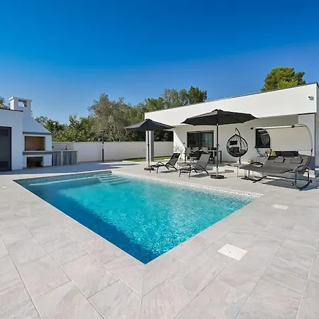 Natali By Istrialux Villa *