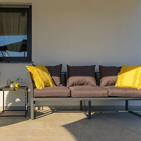 Natali By Istrialux Peroj