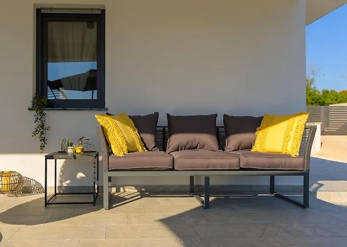 Natali By Istrialux Peroj