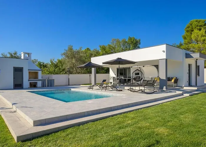 Natali By Istrialux * Peroj