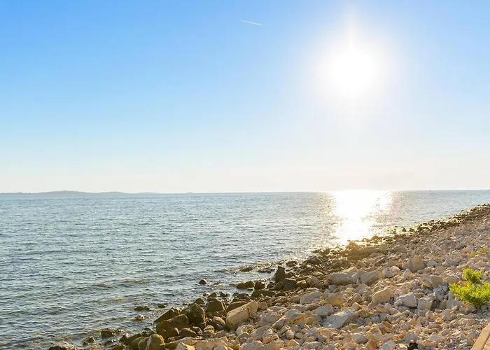 Natali By Istrialux * Peroj